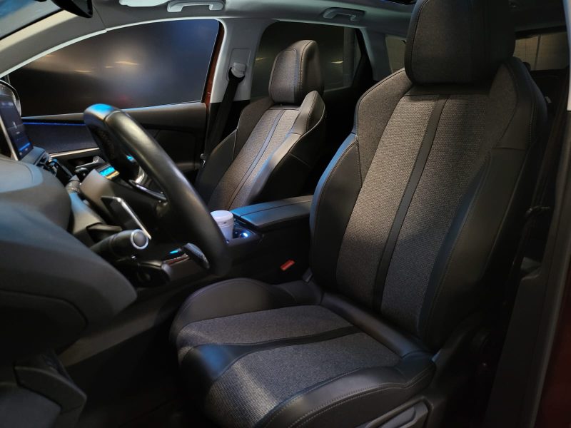 PEUGEOT 3008 1.2 PureTech 100ch ALLURE / TOIT PANO / VIRTUAL COCKPIT / CAMERA / RADAR / PARK ASSIST 