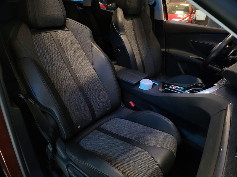 PEUGEOT 3008 1.2 PureTech 100ch ALLURE / TOIT PANO / VIRTUAL COCKPIT / CAMERA / RADAR / PARK ASSIST 