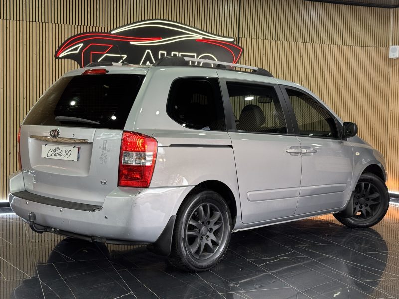 KIA CARNIVAL 2010