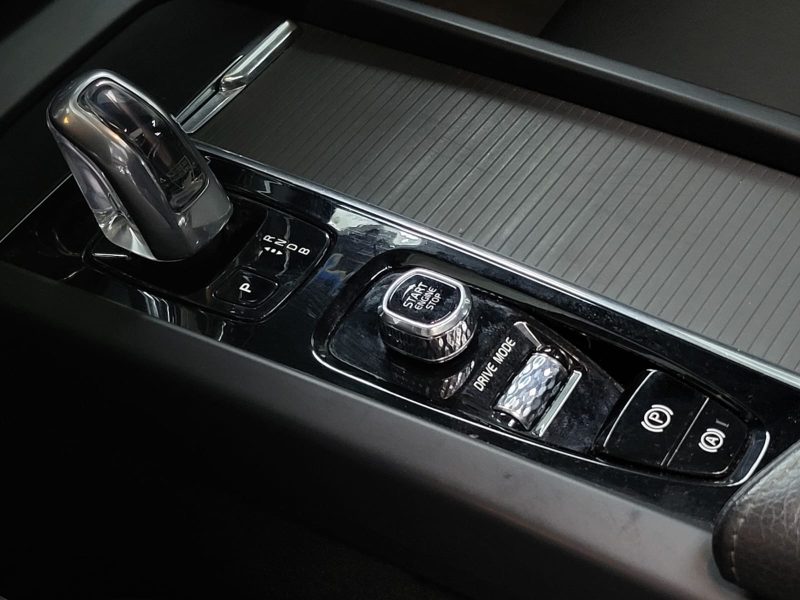 VOLVO XC60 II T8 Hybrid 392 cv Momentum AWD Geartronic8