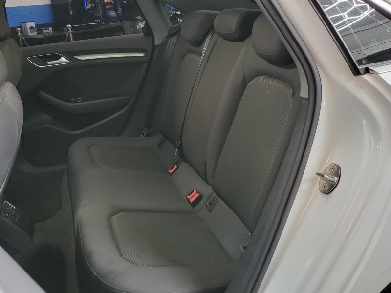 AUDI A3 LIMOUSINE 1.6 TDI 116cv Business Line Boîte Auto S-Tronic7