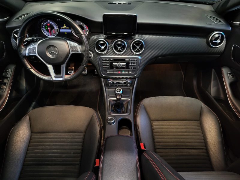 MERCEDES CLASSE A 200 PACK AMG FASCINATION / TOIT OUVRANT / SIEGES CHAUFFANTS / HARMAN KARDON