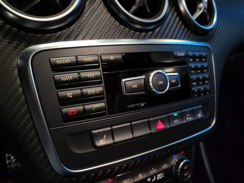 MERCEDES CLASSE A 200 PACK AMG FASCINATION / TOIT OUVRANT / SIEGES CHAUFFANTS / HARMAN KARDON