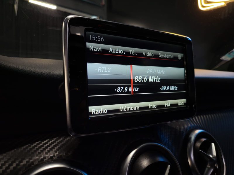 MERCEDES CLASSE A 200 PACK AMG FASCINATION / TOIT OUVRANT / SIEGES CHAUFFANTS / HARMAN KARDON