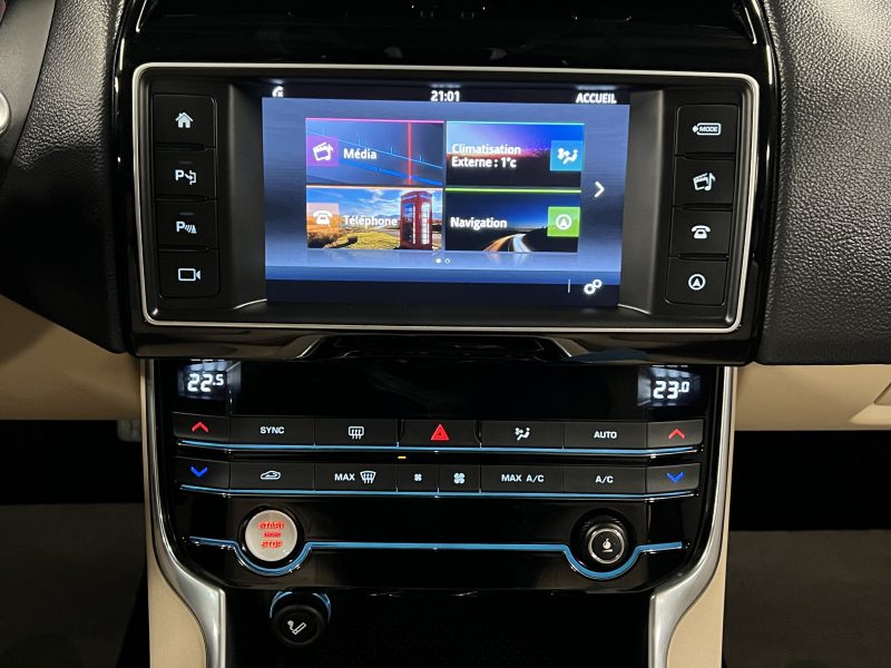 JAGUAR XE PRESTIGE 2.0 i 200 Cv PREMIERE MAIN / 26 900 Kms GPS CUIR CAMERA BVA8 - GARANTIE 1 AN