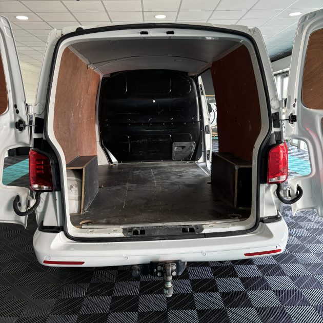VOLKSWAGEN TRANSPORTER T6 Fourgon 2.0 TDI 150 cv L2 BUSINESS LINE DSG Garantie 12 mois