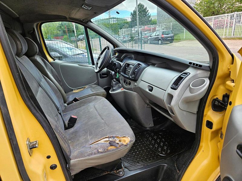 RENAULT TRAFIC 2005