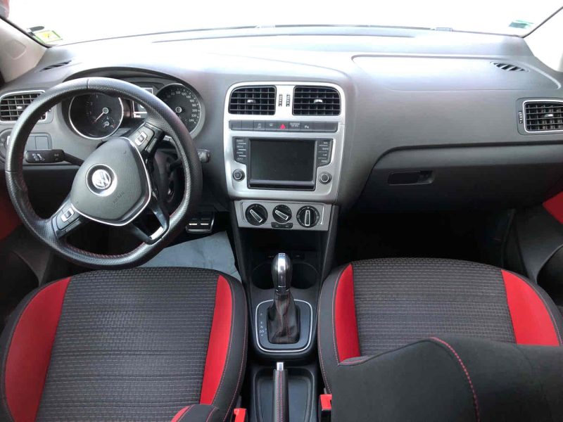 VOLKSWAGEN POLO 2015