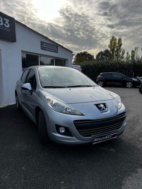 PEUGEOT 207 2010 Urban 1.4 Vti 95cv / Moteur à Chaine CT OK 
