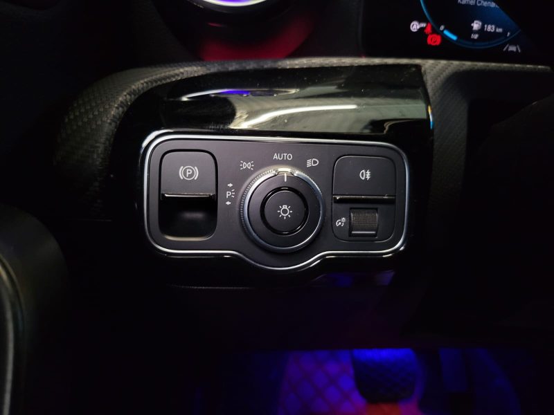 MERCEDES CLASSE A 180 d 116cv PROGRESSIVE LINE / CAMERA DE RECUL+SIEGES CHAUFFANTS+VIRTUAL COCKPIT+L