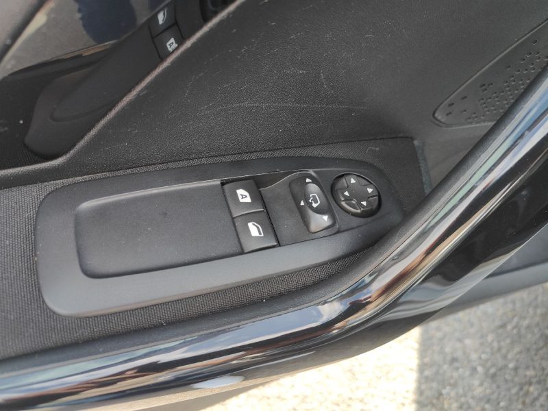 PEUGEOT 208 1.6 BlueHDi 100 cv ALLURE BUSINESS