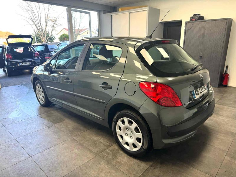 PEUGEOT 207 2009