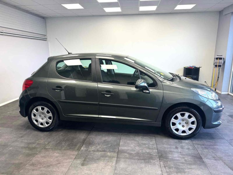 PEUGEOT 207 2009