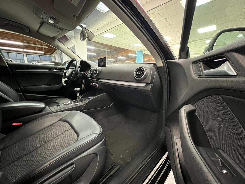 AUDI A3 SPORTBACK 1.6 TDI 105CH AMBIENTE