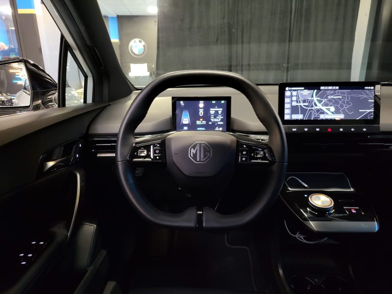 MG4 EV 204CV LUXURY 64 Kw / CAMERA 360° + SIEGE ELECTRIQUE + ACC+ TJA/