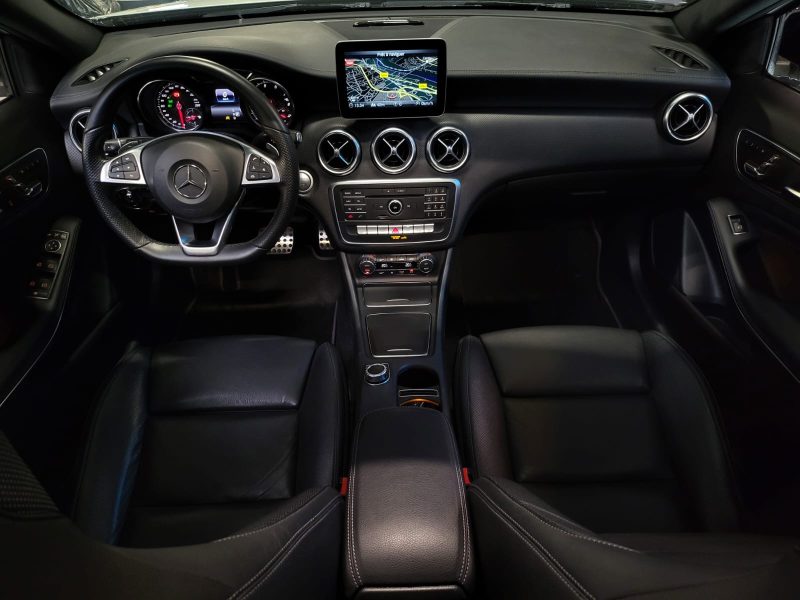 MERCEDES CLASSE A A 200 156Cv 1.6 7G-DCT FASCINATION PACK AMG / TOIT OUVRANT + SIEGE CUIR /