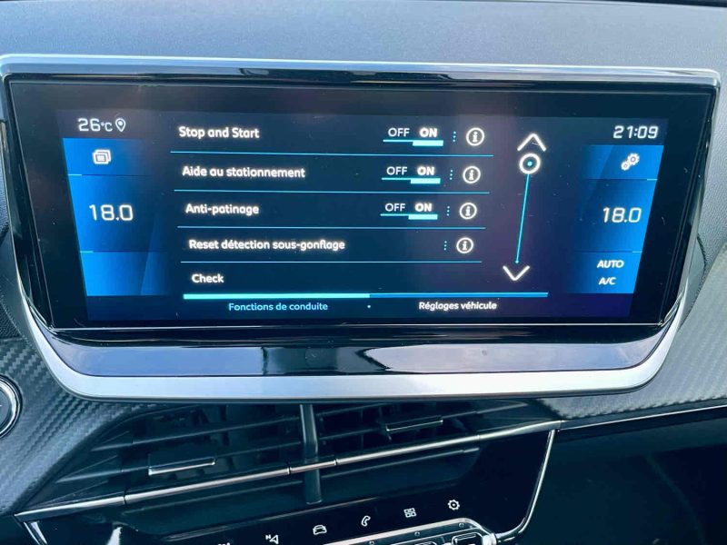 PEUGEOT 2008 1.5 BlueHDI 130 eat8 ROADTRIP