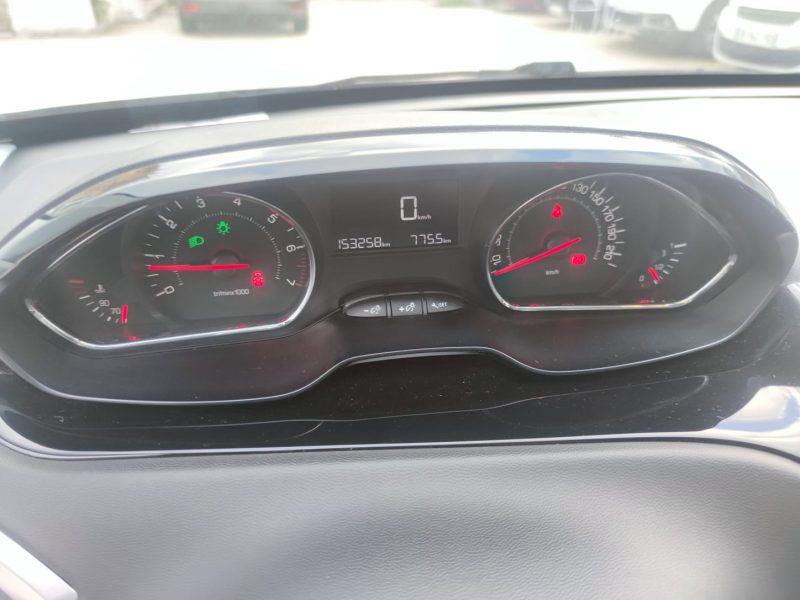 PEUGEOT 208 Style 1.2 82ch BVM5 CT OK