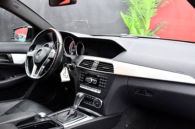 MERCEDES BENZ CLASSE C 350 ESSENCE 2014