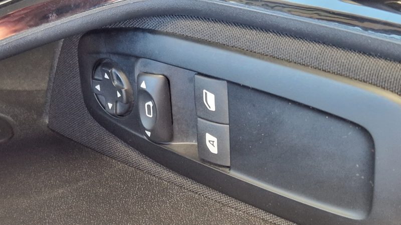 PEUGEOT 208 2019 PREMIUM PACK + CARPLAY