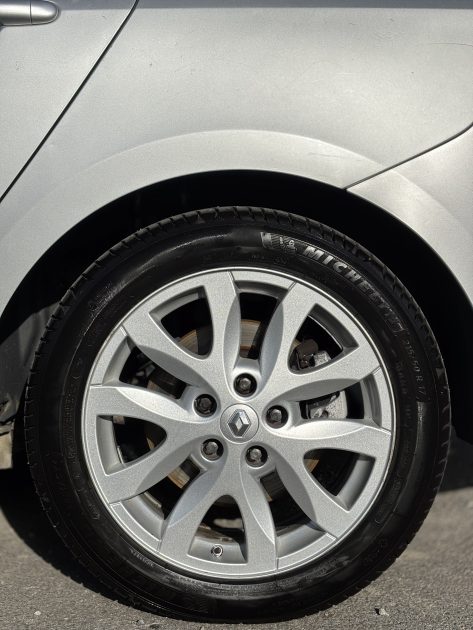 RENAULT LAGUNA ESTATE III 2.0 DCI 130 DYNAMIQUE