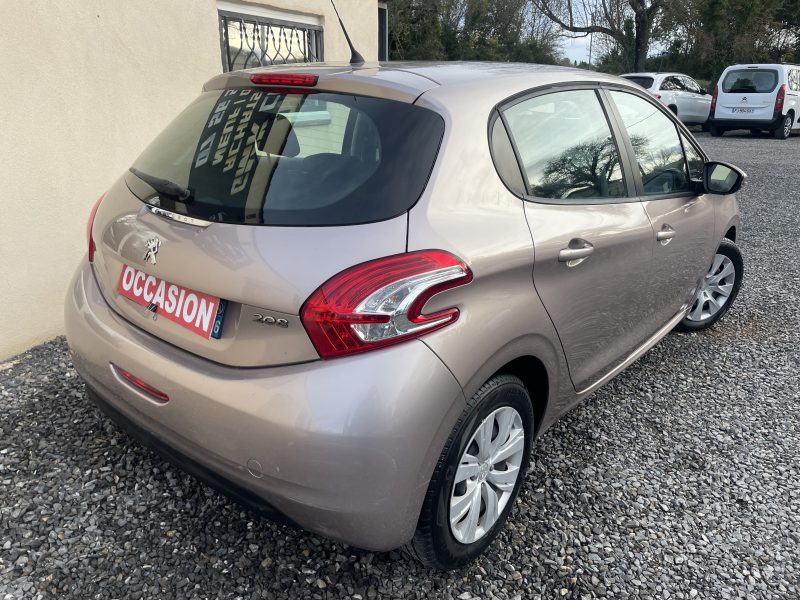 PEUGEOT 208 2013