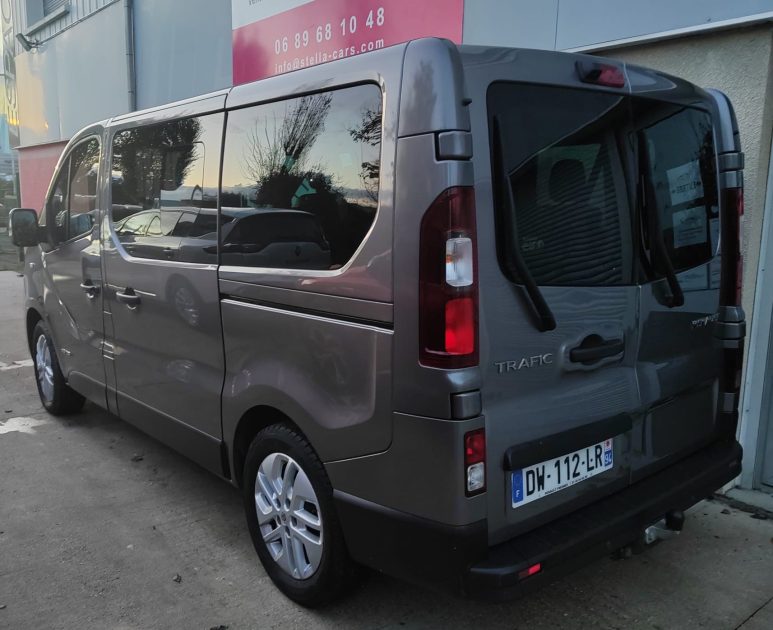 RENAULT TRAFIC 2015