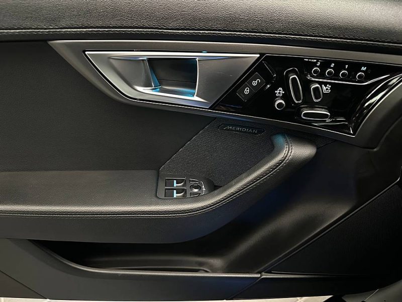 JAGUAR F-TYPE 2016 COUPE 3.0 V6 340 R-Dynamic*PANO*MERIDIAN*CAMERA*