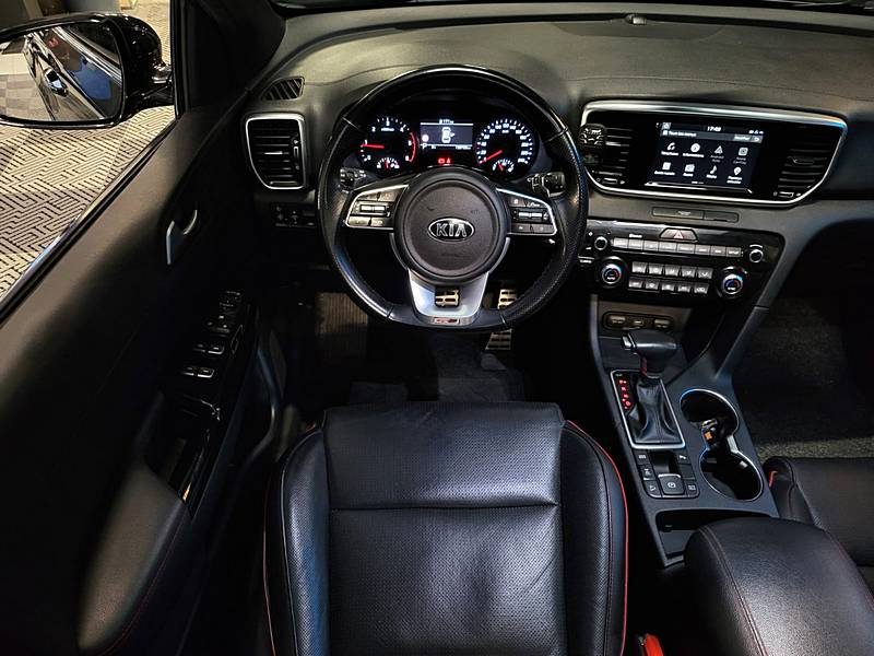 KIA SPORTAGE 1.6 CRDI 136 GT LINE DCT SUIVI COMPLET KIA / TOIT OUVRANT / CAMERA / KEYLESS