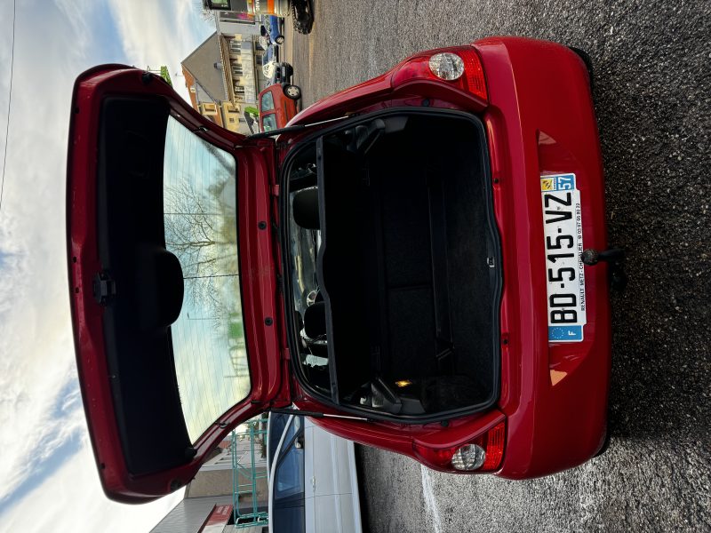 RENAULT CLIO 2010