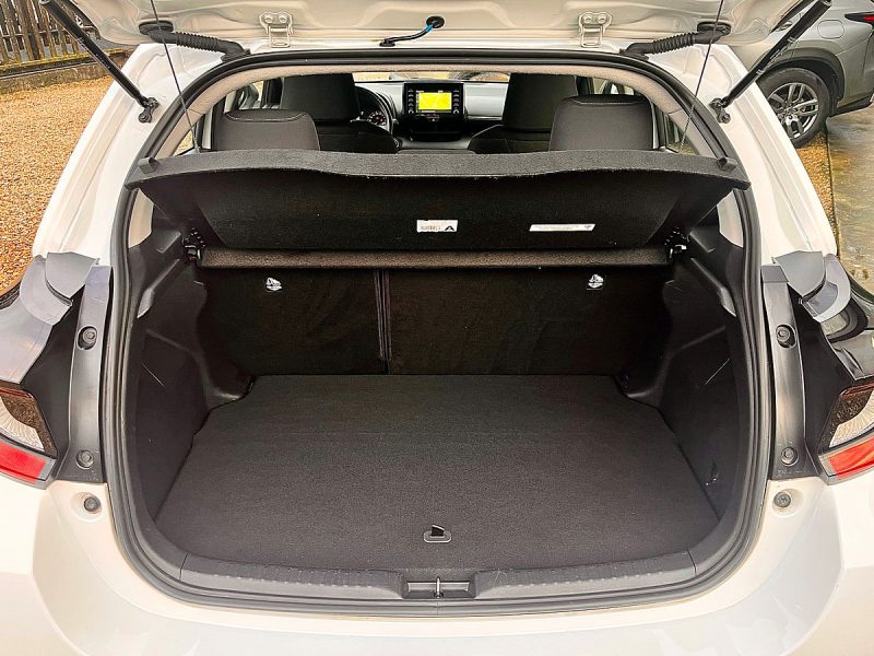 TOYOTA YARIS 116H DYNAMIC 11/2021