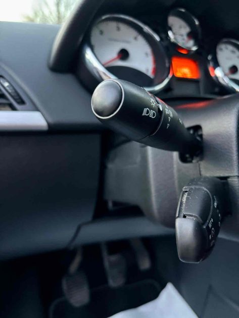 PEUGEOT 207 SW 1.6 HDI 92CH FAP BLEU LION SERIE 64