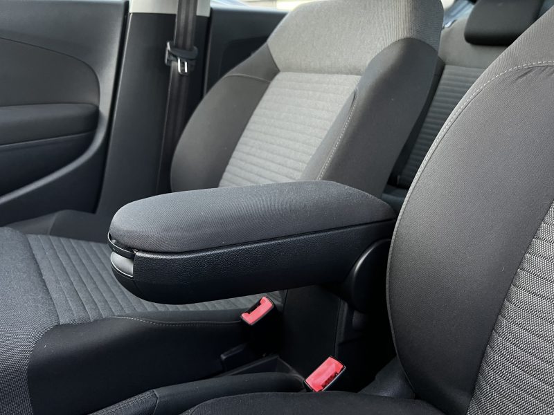 VOLKSWAGEN POLO 5 1.6 TDI 90 Cv BOITE AUTO DSG7 / BLUETOOTH REGULATEUR ECRAN TACTILE - GARANTIE 1 AN