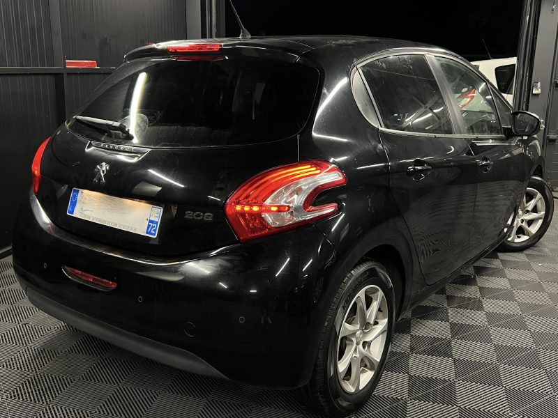 PEUGEOT 208 URBAN SOUL 1.2 82 Cv ECRAN TACTILE BLUETOOTH REGULATEUR CRIT AIR 1 - GARANTIE 1 AN