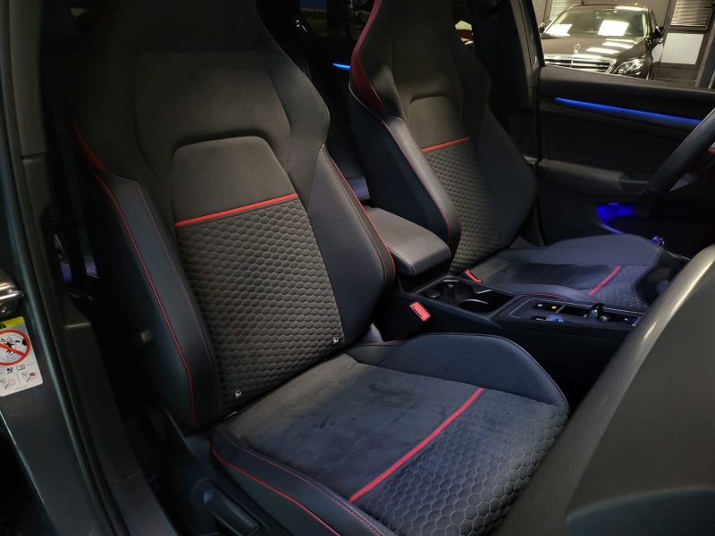 VOLKSWAGEN GOLF VIII 2.0 GTI Clubsport 300Cv / SUIVI VOLKSWAGEN / TOIT OUVRANT / VOLANT CHAUFFANT / 