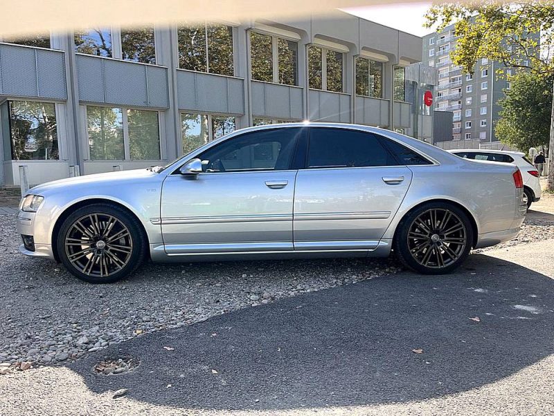 AUDI S8 2007