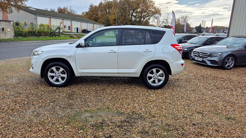TOYOTA RAV4 2011