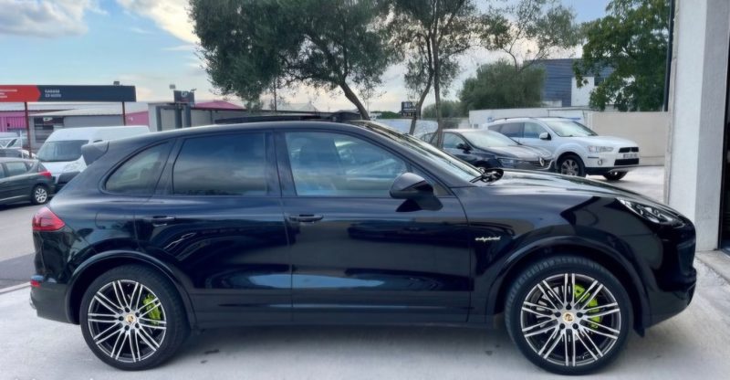 PORSCHE CAYENNE S E-HYBRID 2016