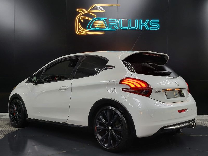 PEUGEOT 208 GTI 1.6 THP 208cv By Peugeot Sport BVM6