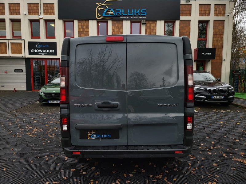 RENAULT TRAFIC L2H1 3.0T 2.0 dCi 150cv CONFORT / CABINE APPROFONDIE+1ERE MAIN+CARPLAY+RADAR DE RECUL