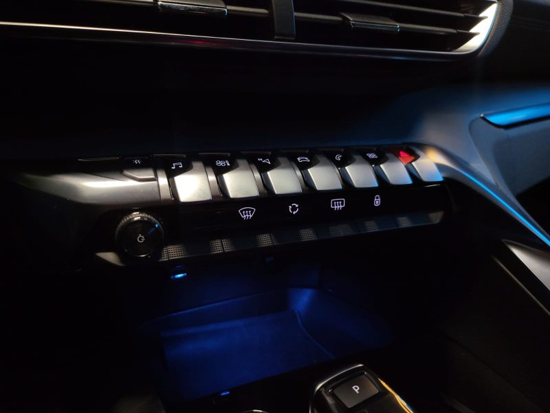 PEUGEOT 3008 GT 2.0 BlueHDi 180cv SUIVI COMPLET PEUGEOT EAT8 / CARPLAY / CAMERA / KEYLESS / ANGLES M