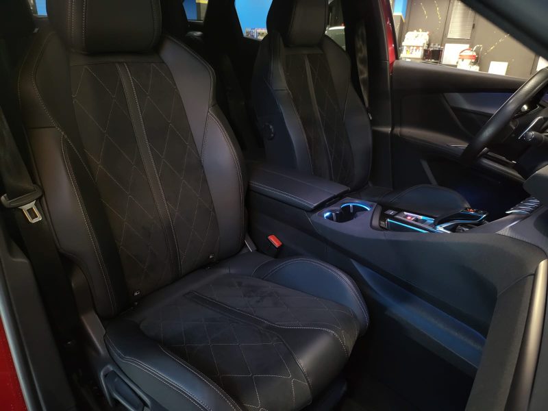 PEUGEOT 3008 GT 2.0 BlueHDi 180cv SUIVI COMPLET PEUGEOT EAT8 / CARPLAY / CAMERA / KEYLESS / ANGLES M