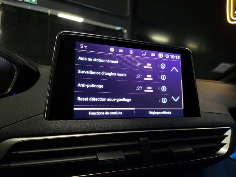 PEUGEOT 3008 GT 2.0 BlueHDi 180cv SUIVI COMPLET PEUGEOT EAT8 / CARPLAY / CAMERA / KEYLESS / ANGLES M