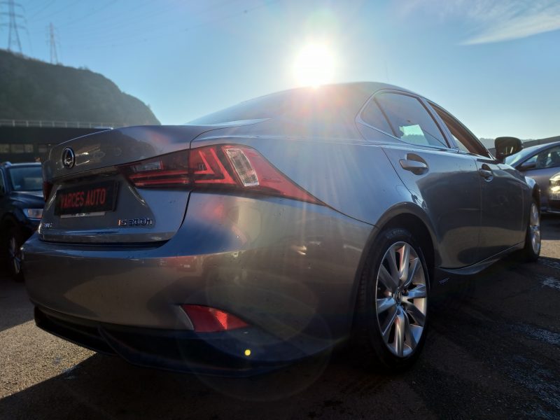LEXUS IS300H 2013