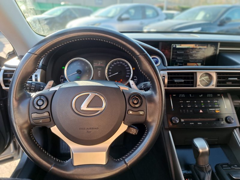LEXUS IS300H 2013