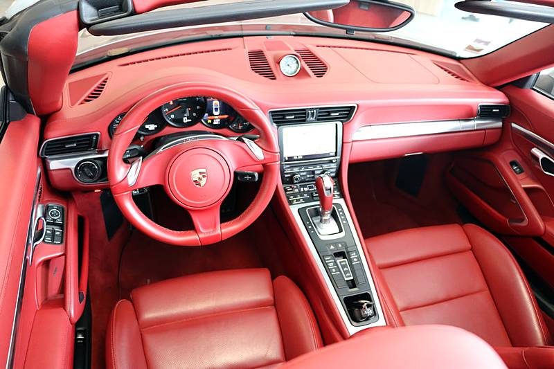 PORSCHE 911 DÃ©capotable 2012