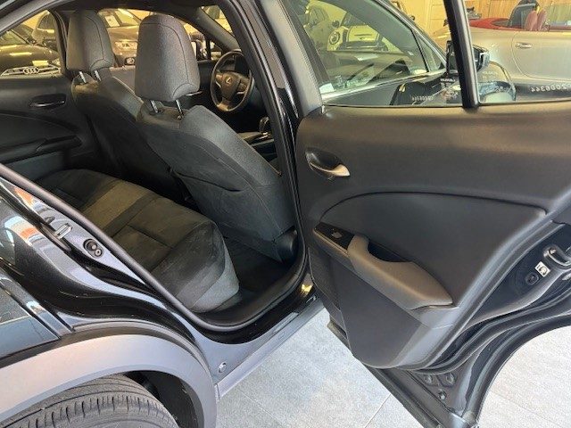 LEXUS UX300E 2021