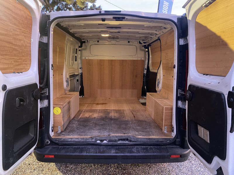 RENAULT TRAFIC 2020