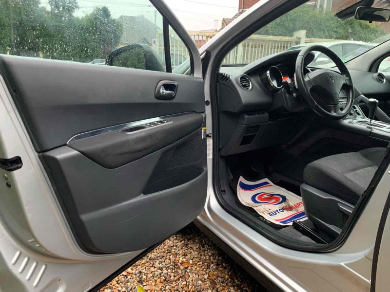 PEUGEOT 3008 2011  1.6 HDi (112Ch)