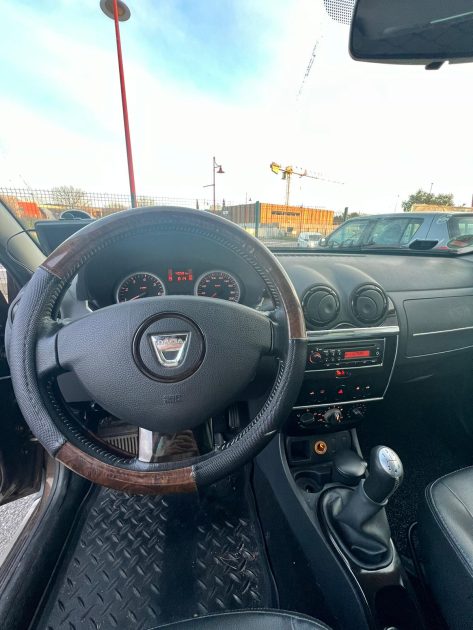 DACIA DUSTER  2010 1.6 16v 105CV / Distribution Neuve / CT OK 